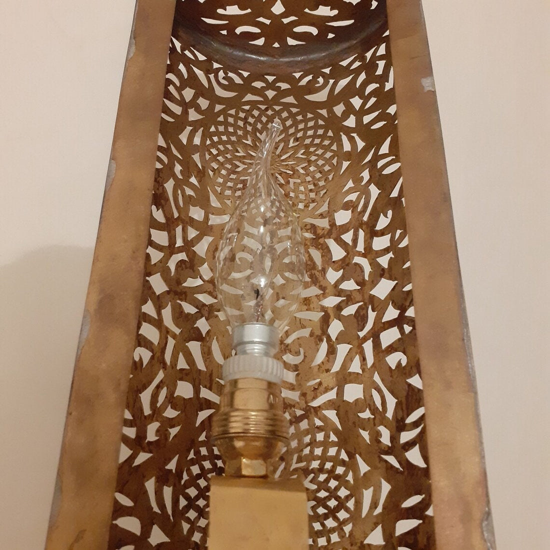 Luxurious Moroccan wall lamp