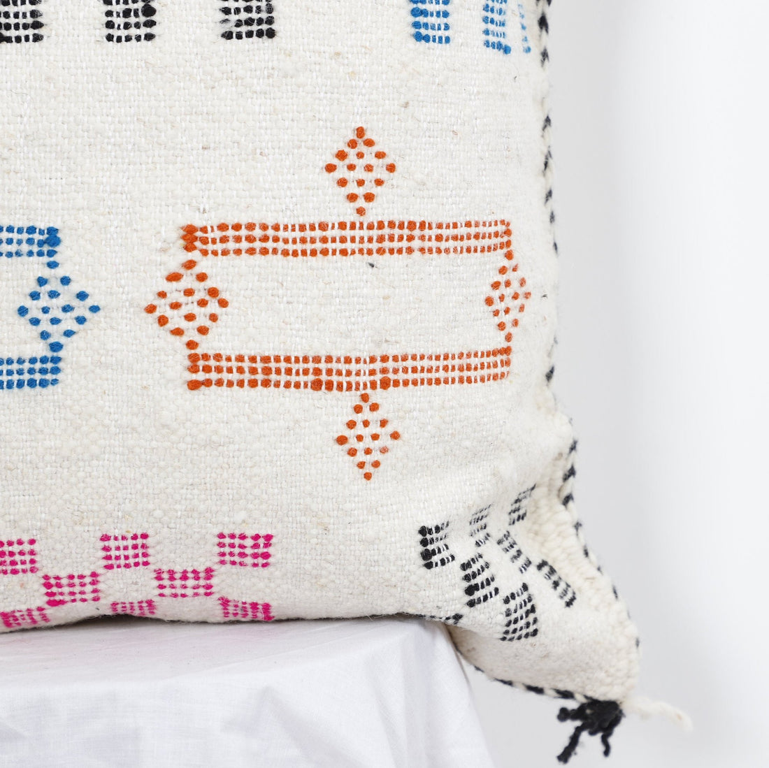  Moroccan Kilim Pillow Cove