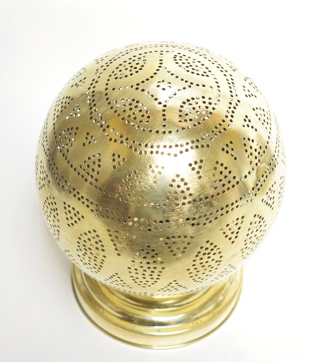 Handmade Moroccan Brass Lamp – A Timeless Piece of Art